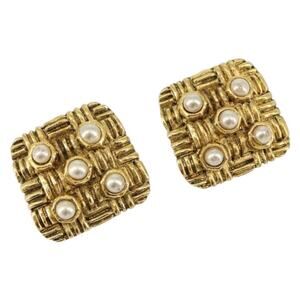 Chanel CC Earring